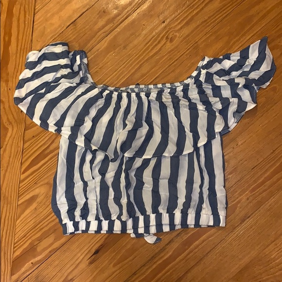 AE - Off-The-Shoulder Top - Picture 4 of 4